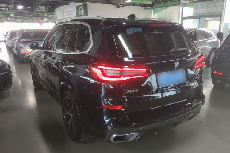 Used BMW X5 2021 xDrive40i Luxury Model with M Sport Package Exterior 2