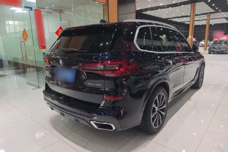 Used BMW X5 2021 xDrive30i M Sport Package Exterior 3
