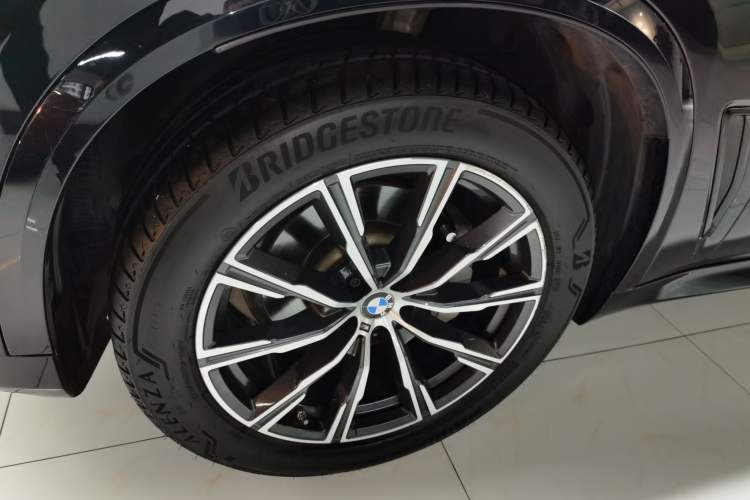 Used BMW X5 2021 xDrive30i M Sport Package Exterior 3