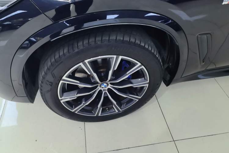 Used BMW X5 2021 xDrive40i M Sport Package Exterior 3