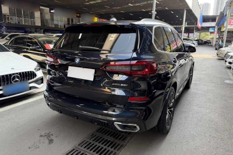 Used BMW X5 2021 xDrive30i M Sport Package Exterior 3