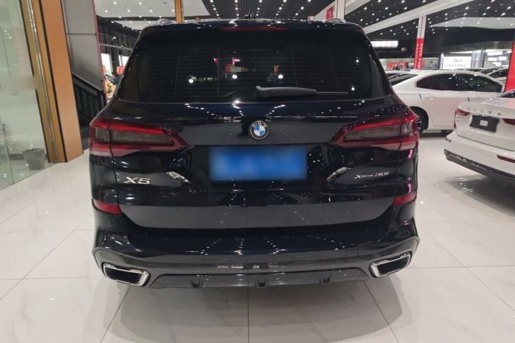 Used BMW X5 2021 xDrive30i M Sport Package Exterior 4