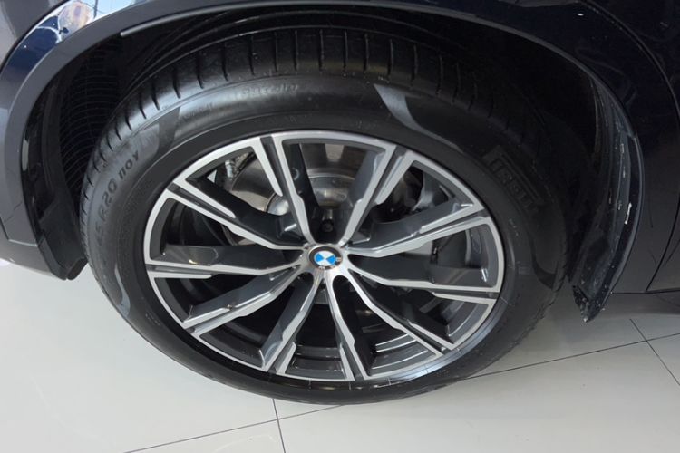 Used BMW X5 2021 xDrive30i M Sport Package Exterior 4