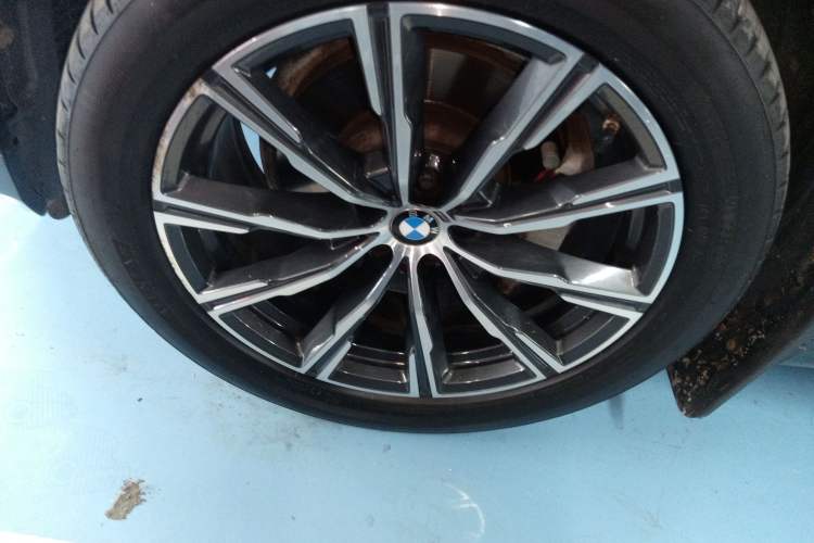 Used BMW X5 2021 xDrive30i M Sport Package Exterior 4