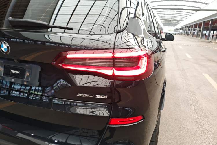 Used BMW X5 2021 Restyled xDrive30i M Sport Package Exterior 6