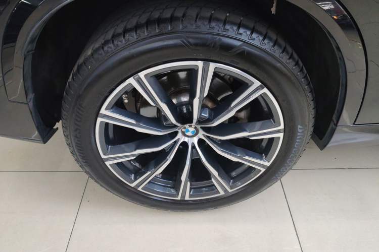 Used BMW X5 2021 xDrive30i M Sport Package Exterior 8