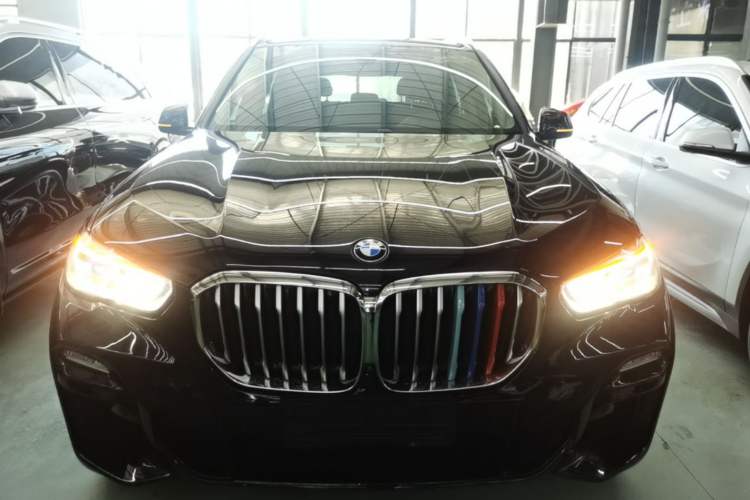 Used BMW X5 2021 xDrive40i M Sport Package Front