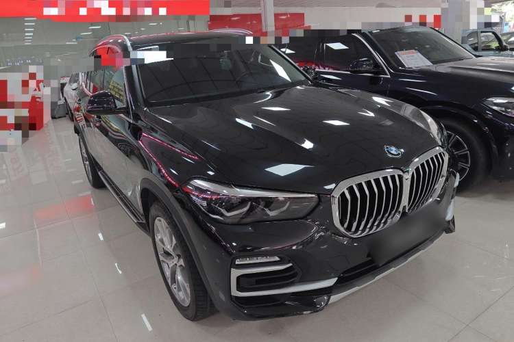Used BMW X5 2021 xDrive30i X Design Package Front Right 45 Deg