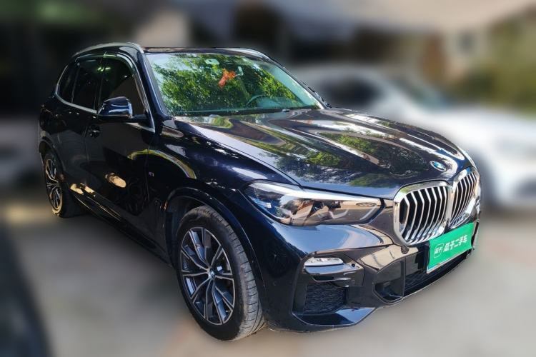 Used BMW X5 2021 xDrive30i M Sport Package Front Right 45 Deg