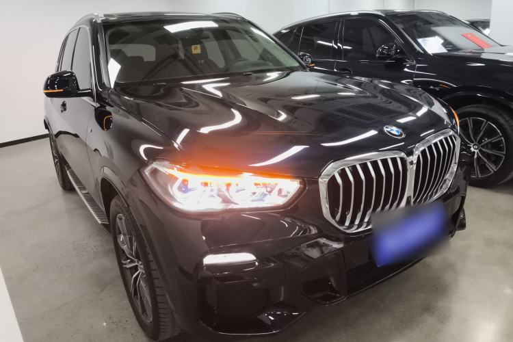 Used BMW X5 2021 Restyled xDrive40i M Sport Package Front Right 45 Deg