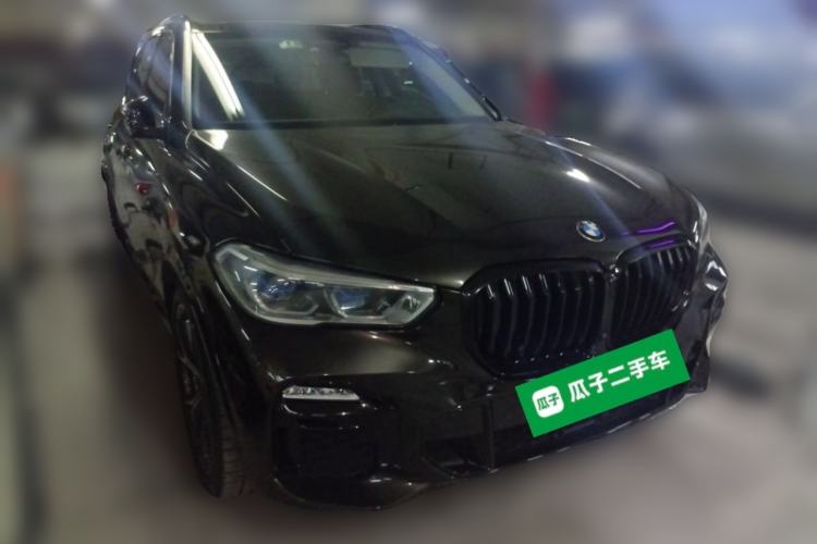 Used BMW X5 2021 xDrive40i Luxury Model with M Sport Package Front Right 45 Deg