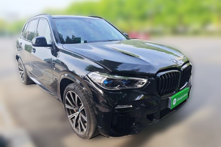 Used BMW X5 2021 xDrive40i M Sport Package Front Right 45 Deg