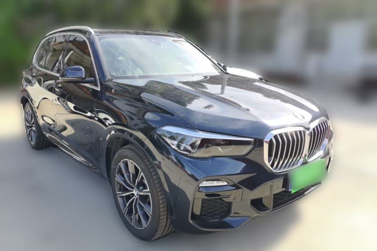 Used BMW X5 2021 Restyled xDrive30i M Sport Package Front Right 45 Deg