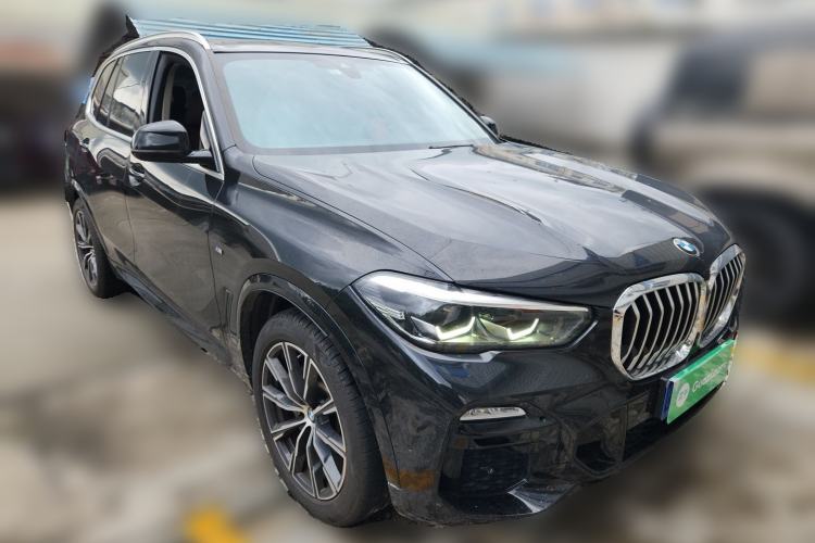 Used BMW X5 2021 xDrive30i M Sport Package Front Right 45 Deg