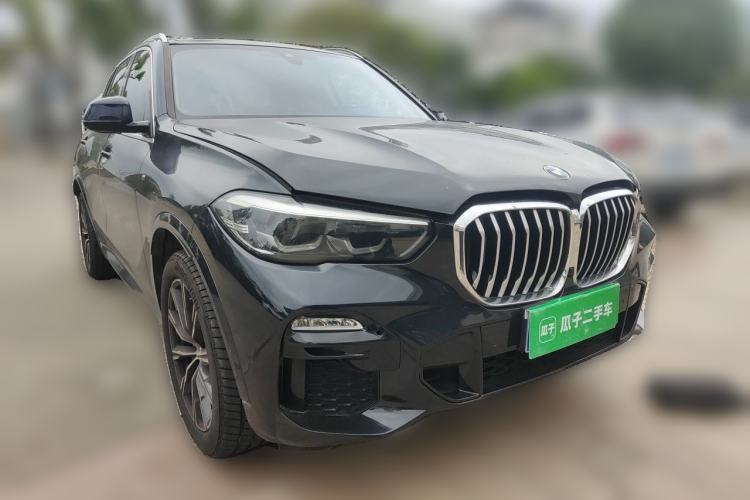 Used BMW X5 2021 xDrive30i M Sport Package Front Right 45 Deg