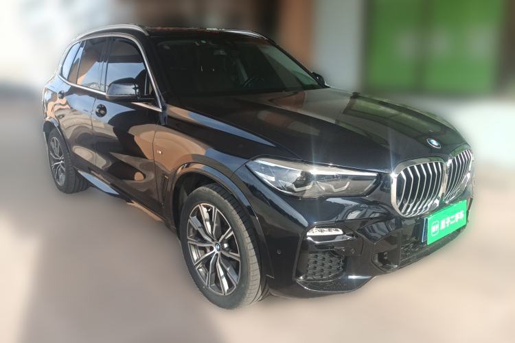 Used BMW X5 2021 xDrive30i M Sport Package Front Right 45 Deg