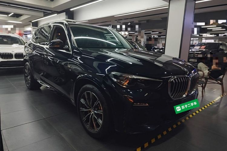 Used BMW X5 2021 xDrive30i M Sport Package Front Right 45 Deg