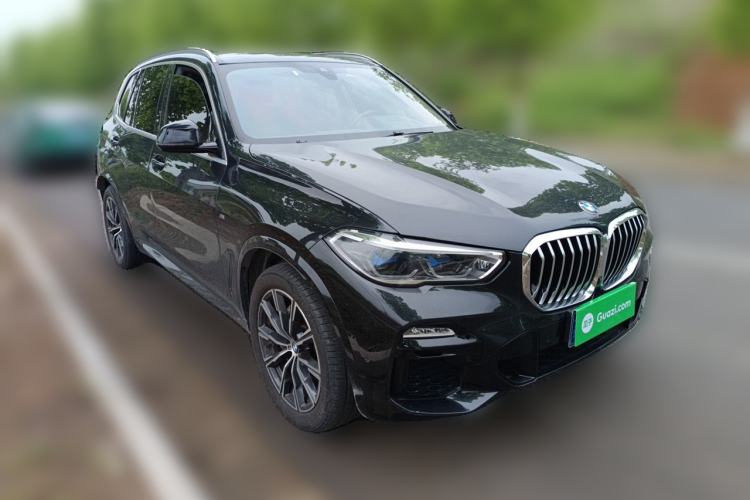 Used BMW X5 2021 xDrive40i M Sport Package Front Right 45 Deg
