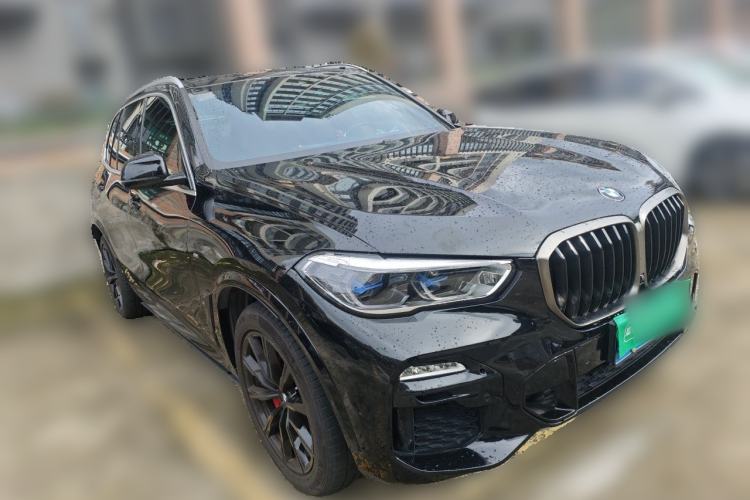 Used BMW X5 2021 xDrive30i M Sport Package Front Right 45 Deg
