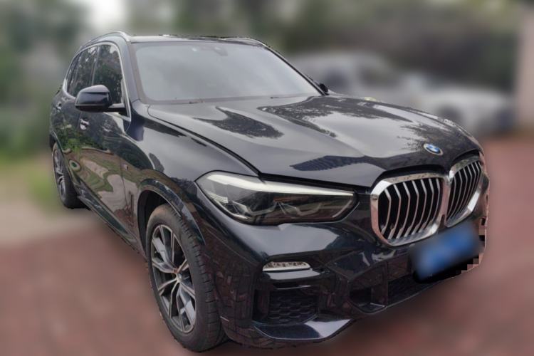 Used BMW X5 2021 xDrive30i M Sport Package Front Right 45 Deg