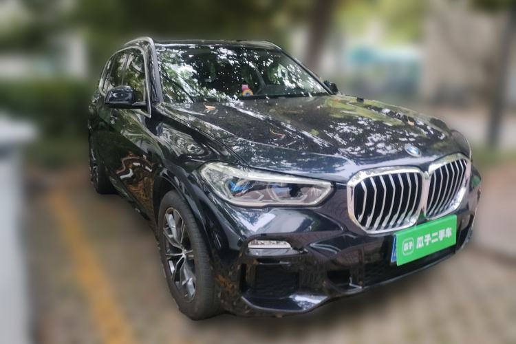Used BMW X5 2021 xDrive30i M Sport Package Front Right 45 Deg
