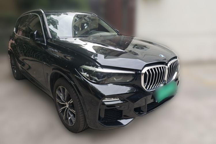 Used BMW X5 2021 Restyled xDrive30i M Sport Package Front Right 45 Deg