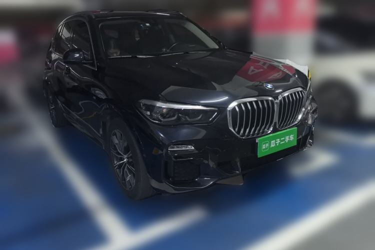 Used BMW X5 2021 xDrive30i M Sport Package Front Right 45 Deg