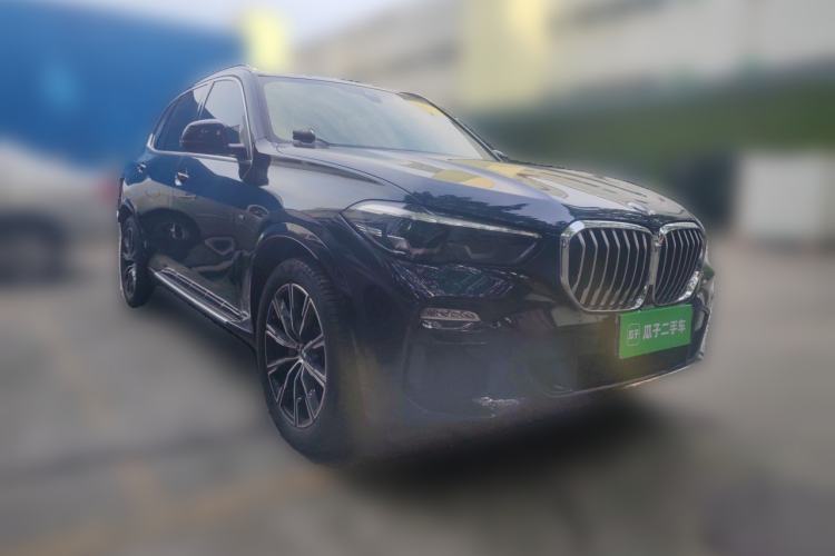 Used BMW X5 2021 xDrive30i M Sport Package Front Right 45 Deg
