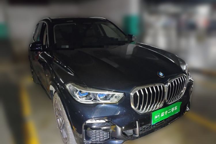 Used BMW X5 2021 xDrive40i Luxury Model with M Sport Package Front Right 45 Deg