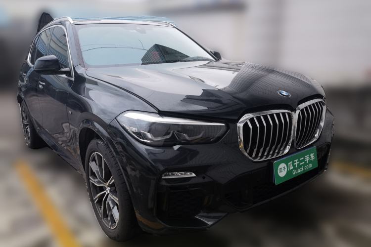 Used BMW X5 2021 xDrive30i M Sport Package Front Right 45 Deg