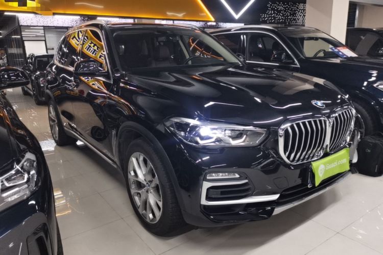 Used BMW X5 2021 xDrive30i X Design Package Front Right 45 Deg