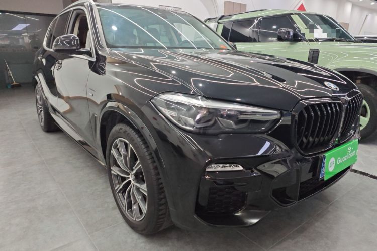 Used BMW X5 2021 xDrive30i M Sport Package Front Right 45 Deg