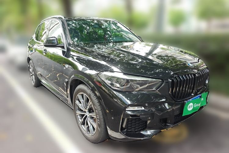 Used BMW X5 2021 xDrive30i M Sport Package Front Right 45 Deg