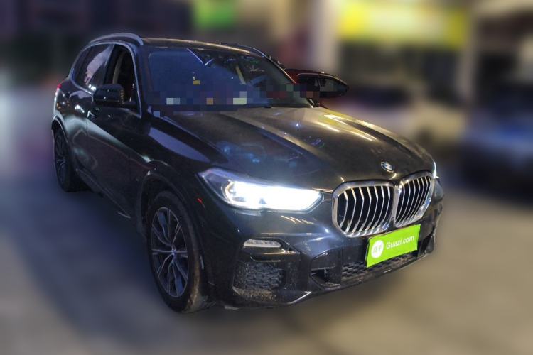 Used BMW X5 2021 xDrive40i M Sport Package Front Right 45 Deg
