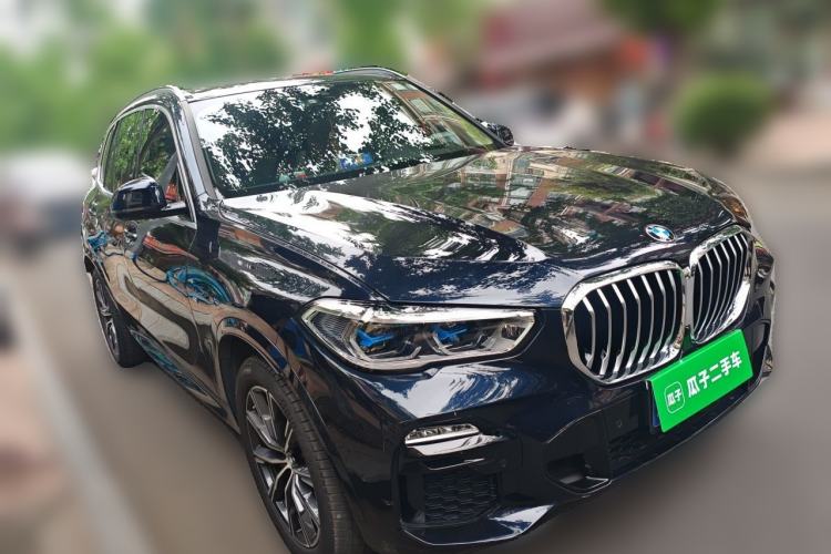 Used BMW X5 2021 xDrive30i M Sport Package Front Right 45 Deg
