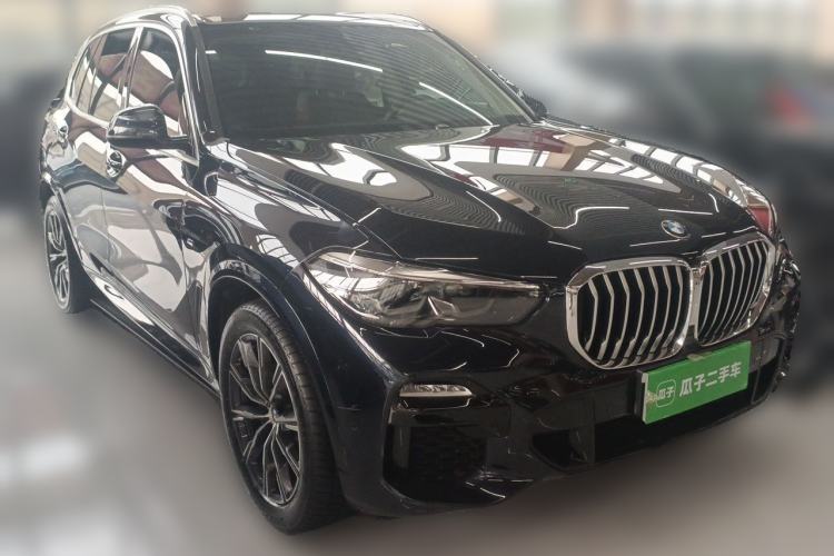 Used BMW X5 2021 xDrive30i M Sport Package Front Right 45 Deg