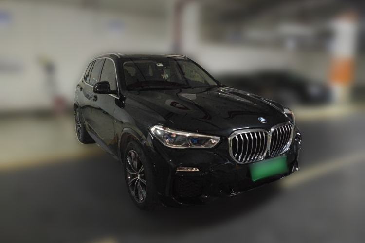 Used BMW X5  Front Right 45 Deg