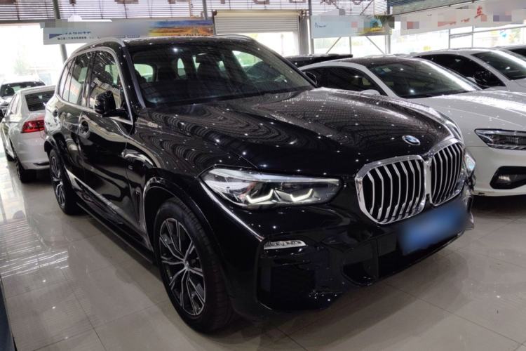 Used BMW X5 2021 Restyled xDrive30i M Sport Package Front Right 45 Deg