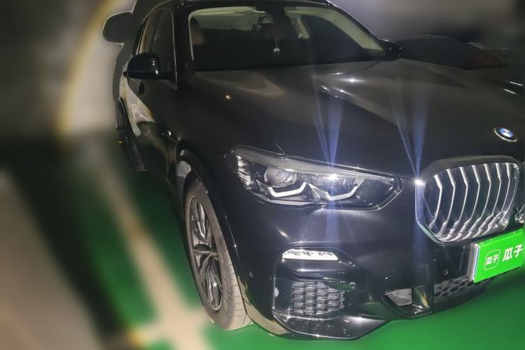 Used BMW X5 2021 xDrive30i M Sport Package Front Right 45 Deg
