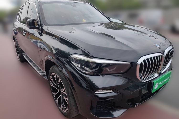 Used BMW X5 2021 xDrive30i M Sport Package Front Right 45 Deg