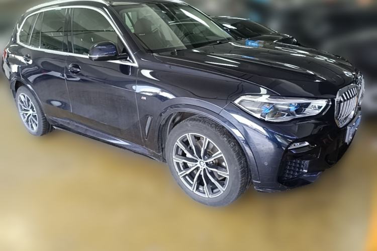 Used BMW X5 2021 xDrive40i M Sport Package Front Right 45 Deg