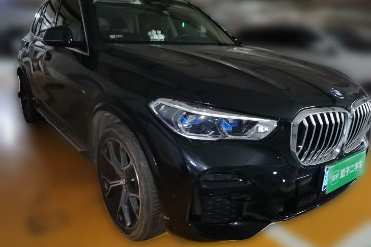Used BMW X5 2021 Restyled xDrive40i Luxury Version M Sport Package Front Right 45 Deg