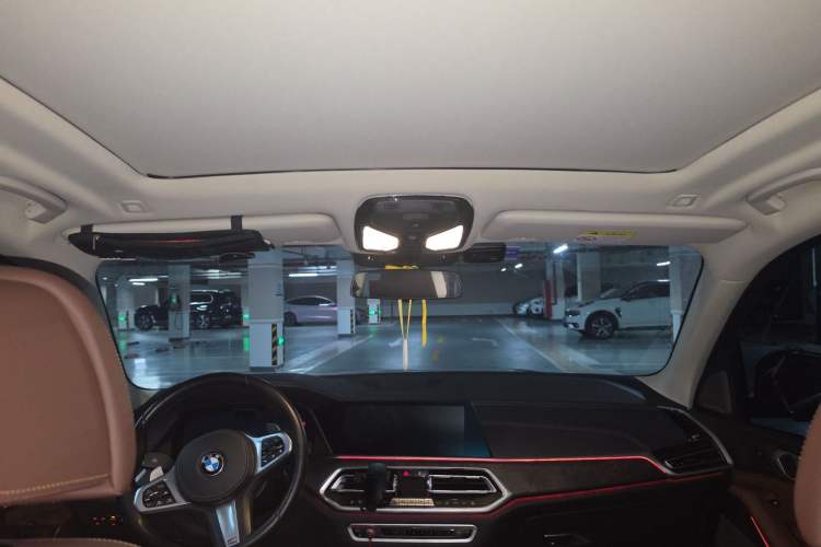 Used BMW X5 2021 xDrive40i Luxury Model with M Sport Package Headliner