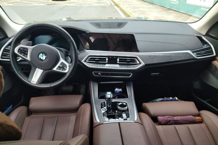 Used BMW X5 2021 xDrive40i Luxury Model with M Sport Package Interior 2