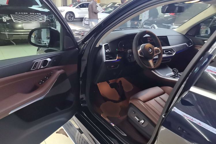 Used BMW X5 2021 xDrive40i M Sport Package Interior 3