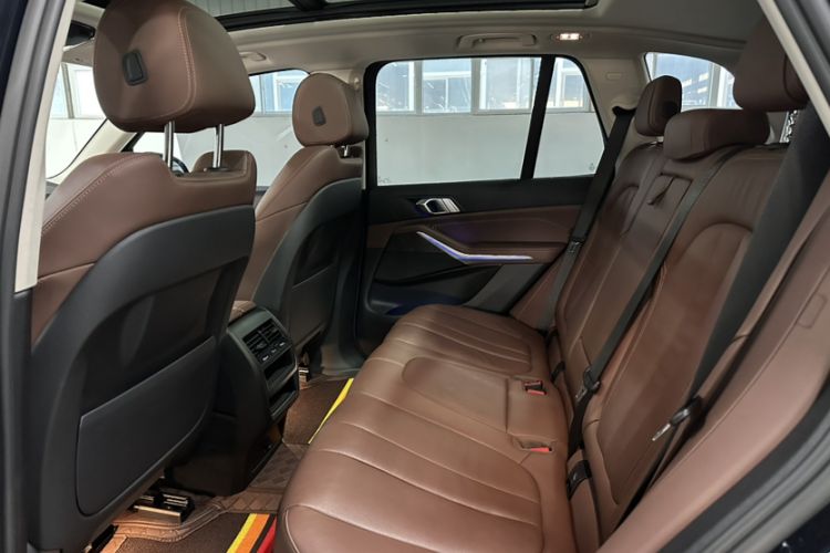 Used BMW X5 2021 xDrive30i M Sport Package Interior 4
