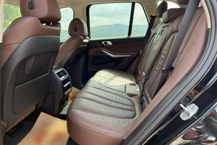Used BMW X5 2021 xDrive30i M Sport Package Interior 4