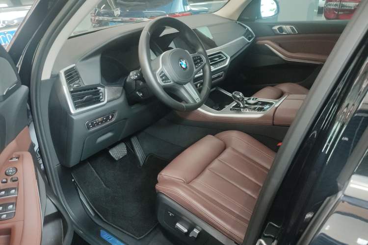 Used BMW X5 2021 xDrive40i M Sport Package Interior 4