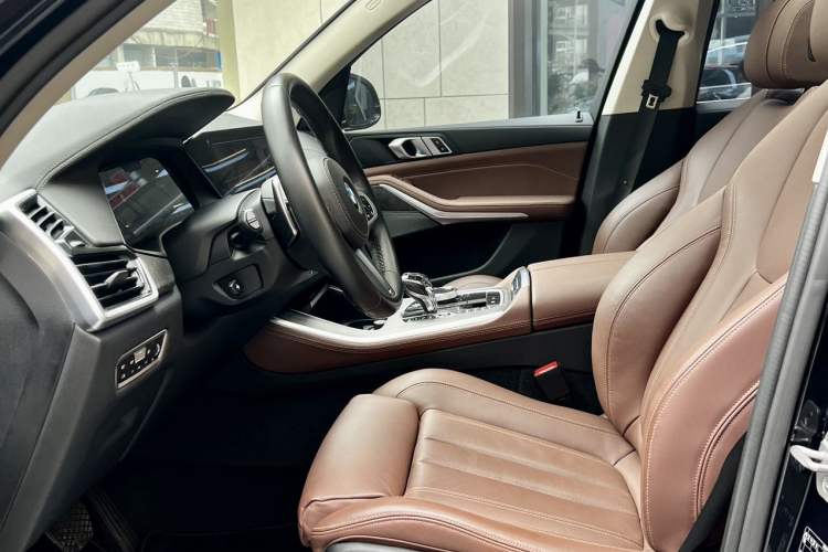 Used BMW X5 2021 xDrive40i M Sport Package Interior 5