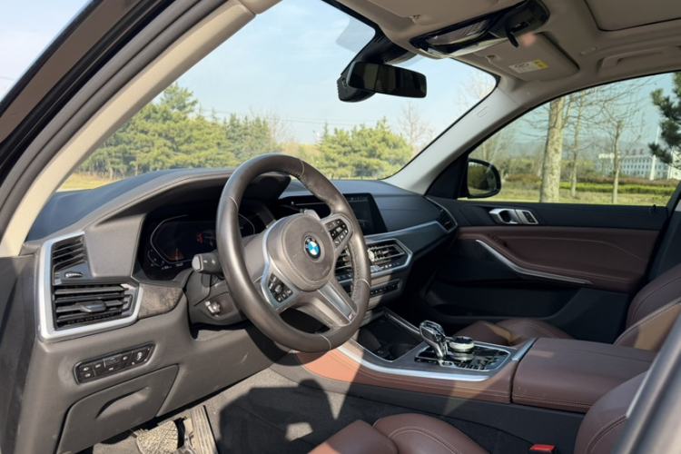 Used BMW X5 2021 xDrive30i M Sport Package Interior 5